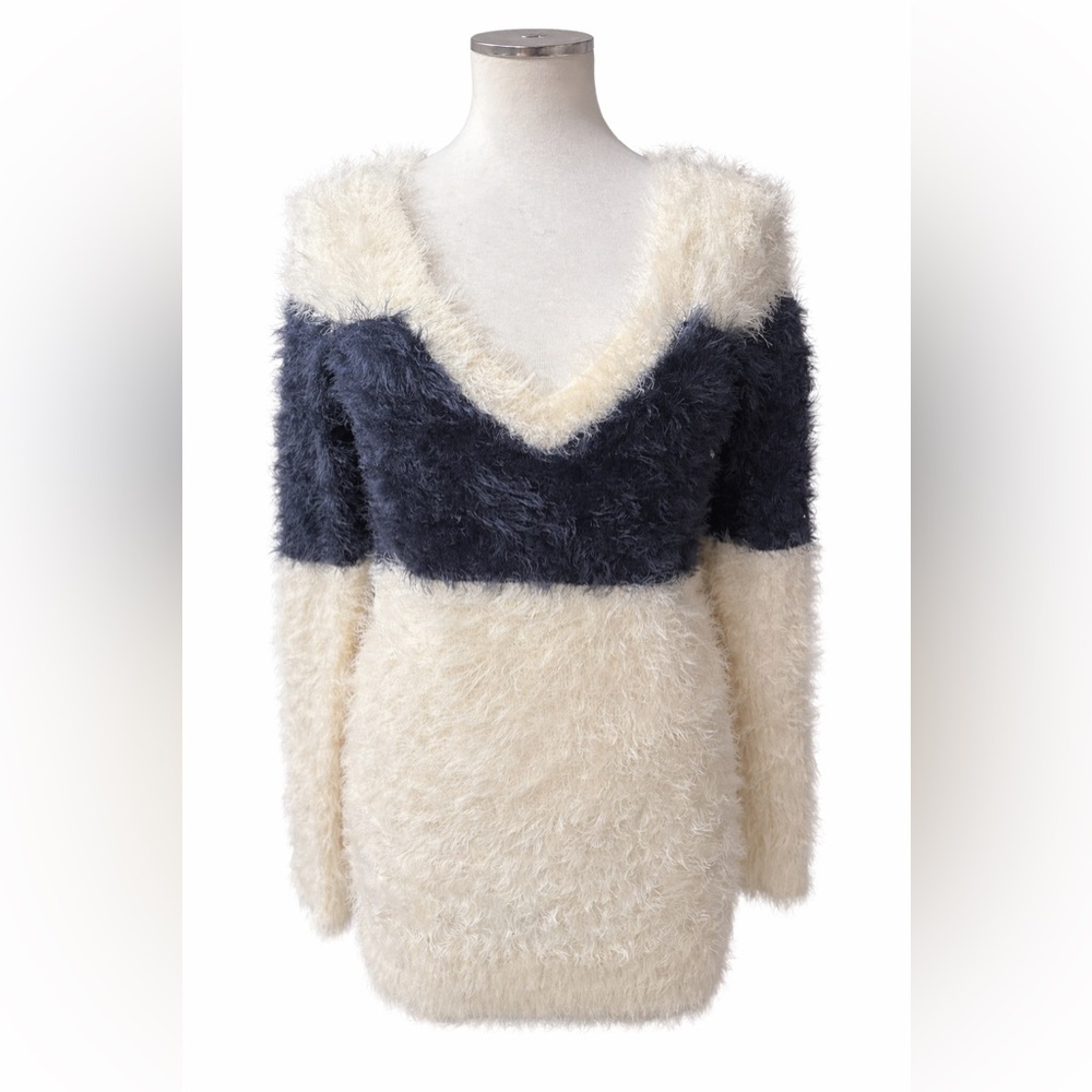 Chaser Fuzzy V-Neck Sweater - Navy and Cream - Picture 2 of 7